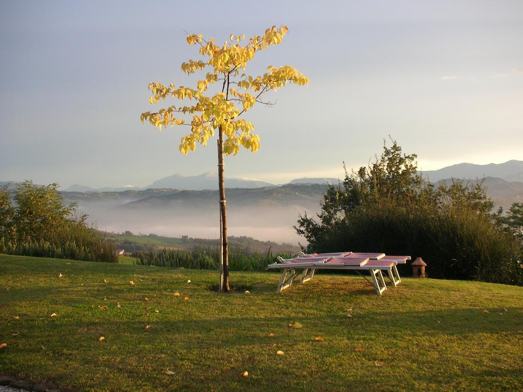 Bed and Breakfast Poggio Dei Prugnoli Tavoleto Exteriér fotografie